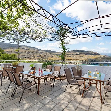 アパート Apostolos *